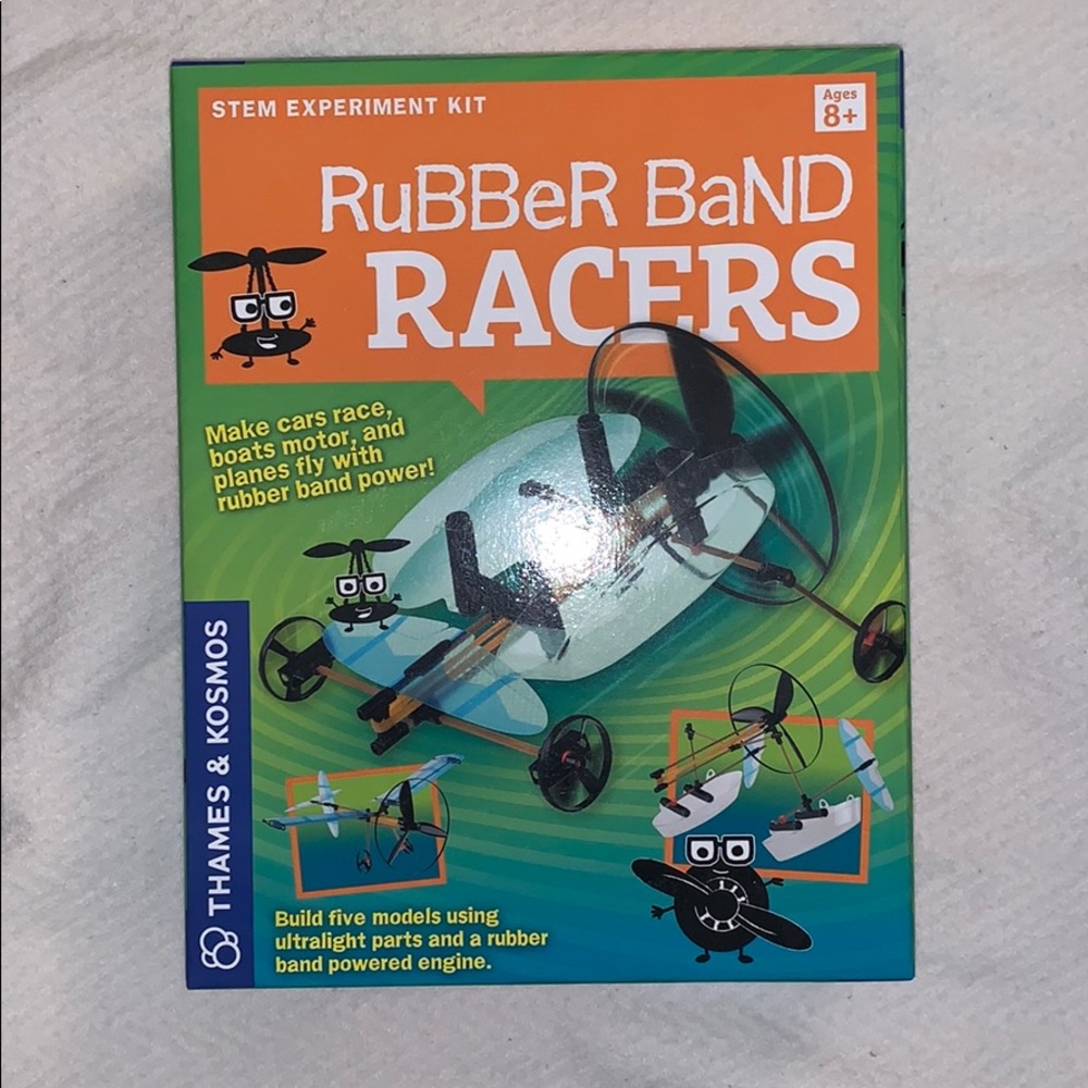 S.T.E.M. Rubber band racer toy